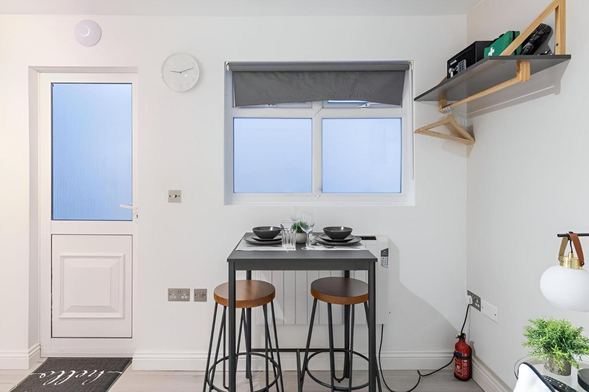 לונדון Cozy Vibes Minimalist Studio Stay מראה חיצוני תמונה