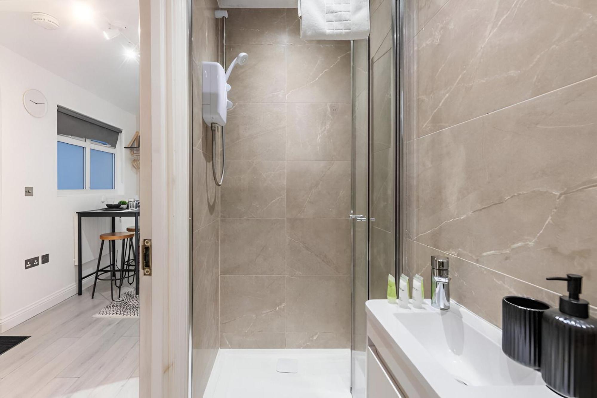 לונדון Cozy Vibes Minimalist Studio Stay מראה חיצוני תמונה
